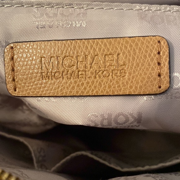 Authenticated Michael Kors Cindy Dome Satchel - Picture 9 of 15